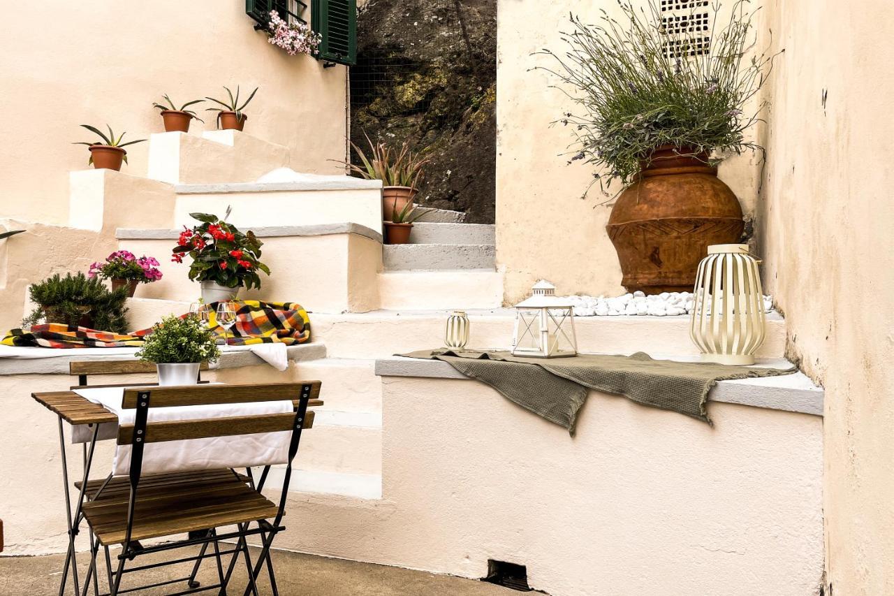Casa Storica Con Terrazzo Villa Castellina Marittima Bagian luar foto